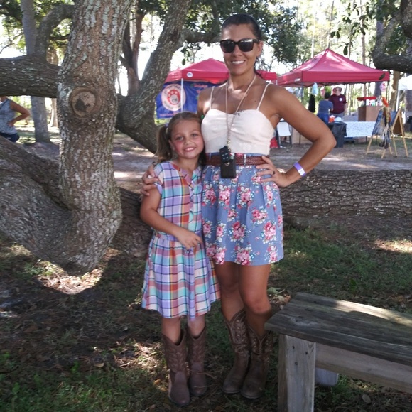 Meet your Posher, Katie - Picture 2 of 2